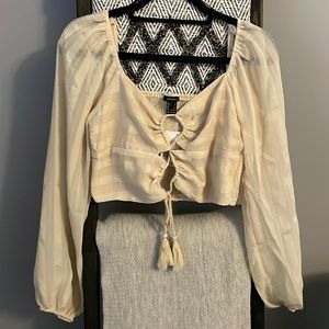 BNWT. Puffy Sleeve Top